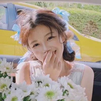 追梦的黎族女娃娃